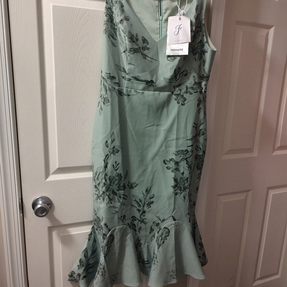 New Fehaute Floral  Sleeveless Dress